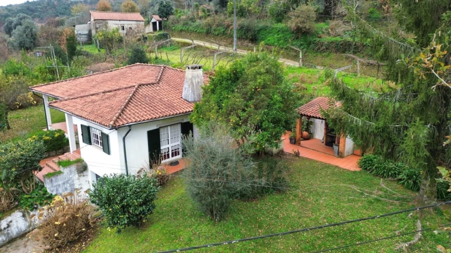 Moradia T4 para Venda em Rebordões (Souto) Foto 6