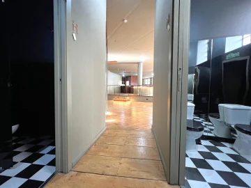 Armazém para Arrendamento em Lordelo do Ouro e Massarelos