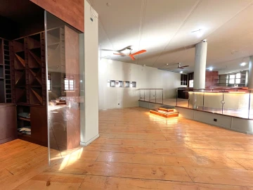 Armazém para Arrendamento em Lordelo do Ouro e Massarelos