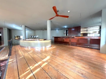 Armazém para Arrendamento em Lordelo do Ouro e Massarelos