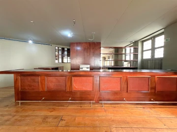 Armazém para Arrendamento em Lordelo do Ouro e Massarelos