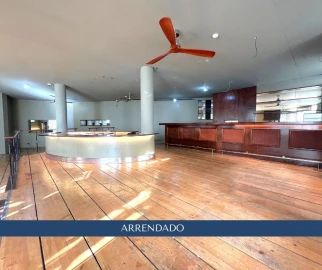 Armazém para Arrendamento em Lordelo do Ouro e Massarelos