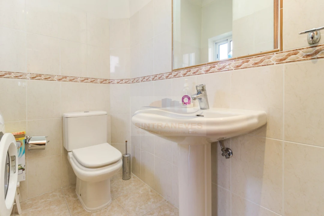 Apartamento T7 para Venda em Areeiro Foto 10