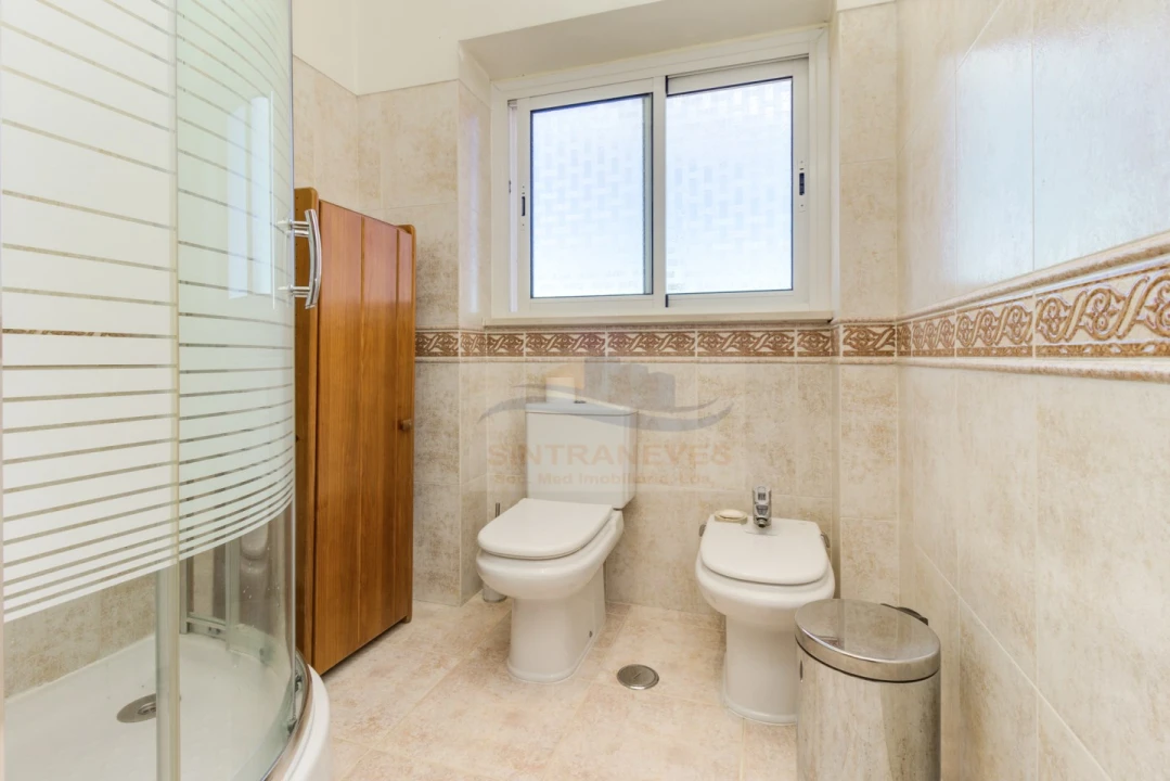 Apartamento T7 para Venda em Areeiro Foto 21