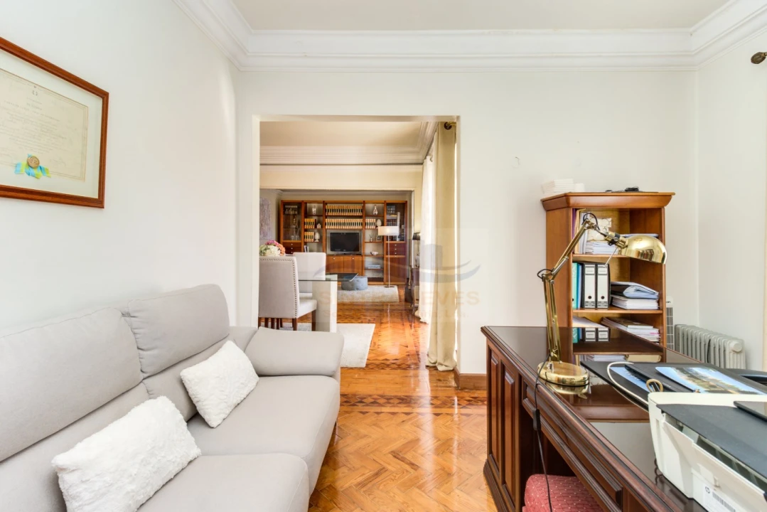 Apartamento T7 para Venda em Areeiro Foto 34