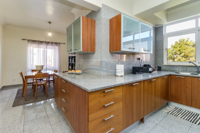 Apartamento T7 para Venda em Areeiro Foto 3