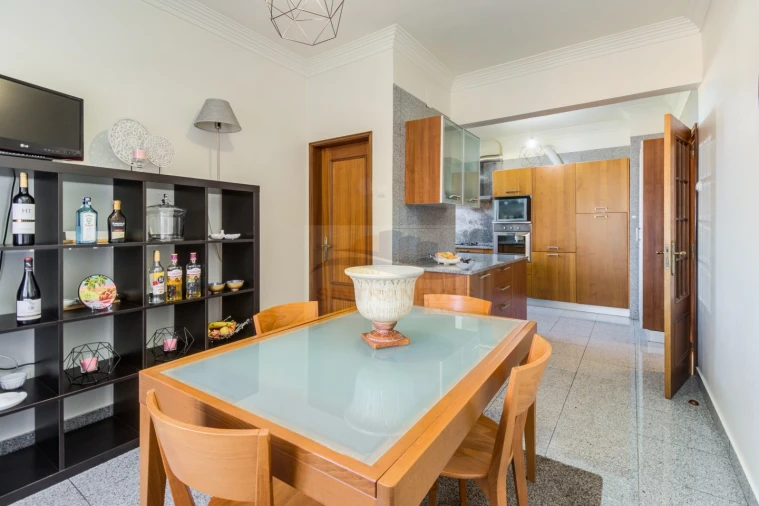 Apartamento T7 para Venda em Areeiro Foto 7