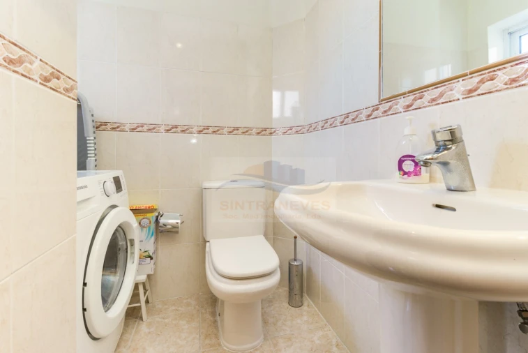 Apartamento T7 para Venda em Areeiro Foto 9