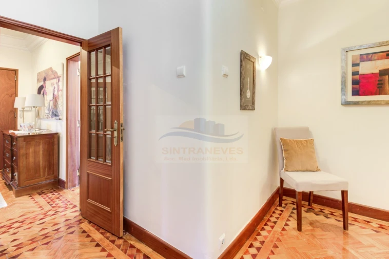 Apartamento T7 para Venda em Areeiro Foto 15