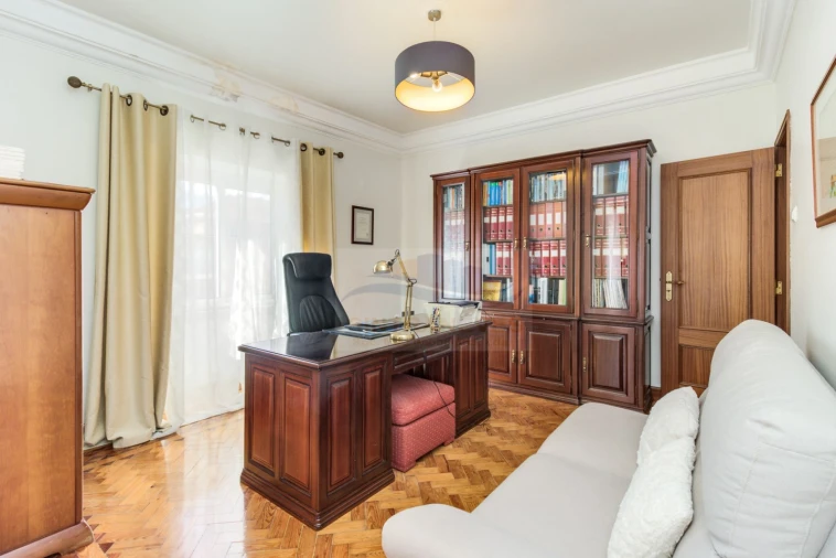 Apartamento T7 para Venda em Areeiro Foto 33