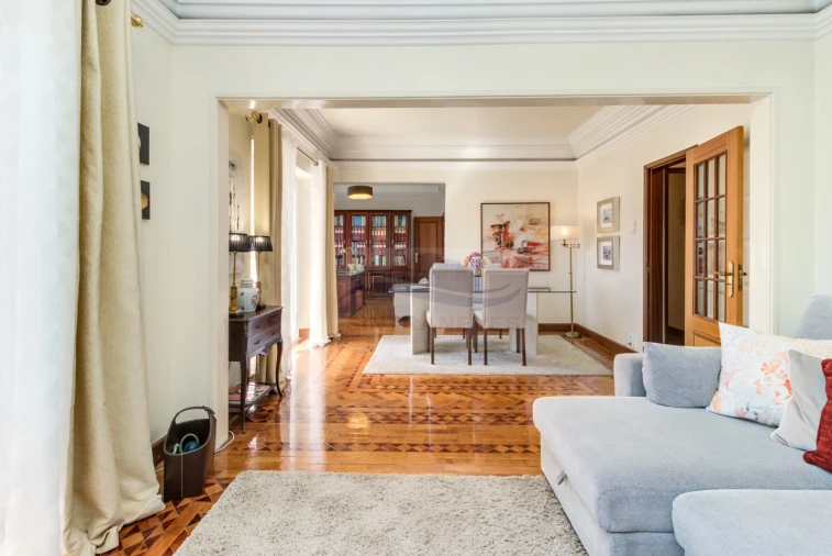 Apartamento T7 para Venda em Areeiro Foto 36