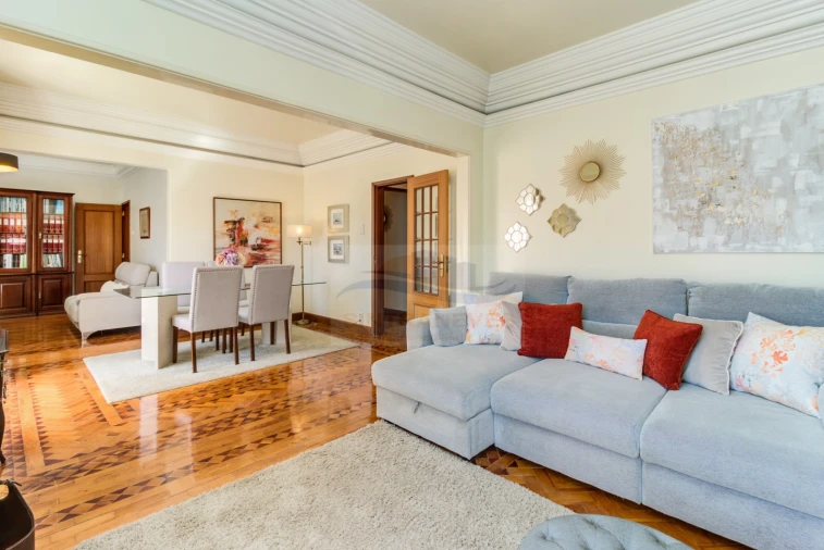 Apartamento T7 para Venda em Areeiro Foto 37