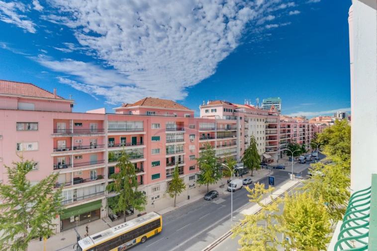Apartamento T7 para Venda em Areeiro Foto 40