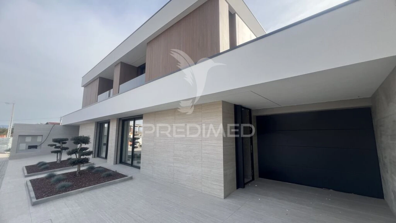 Moradia T3 para Venda em Turiz Foto 11