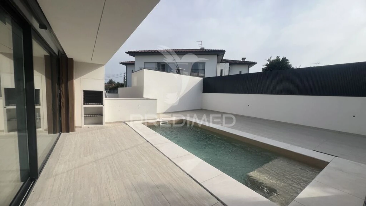 Moradia T3 para Venda em Turiz Foto 6
