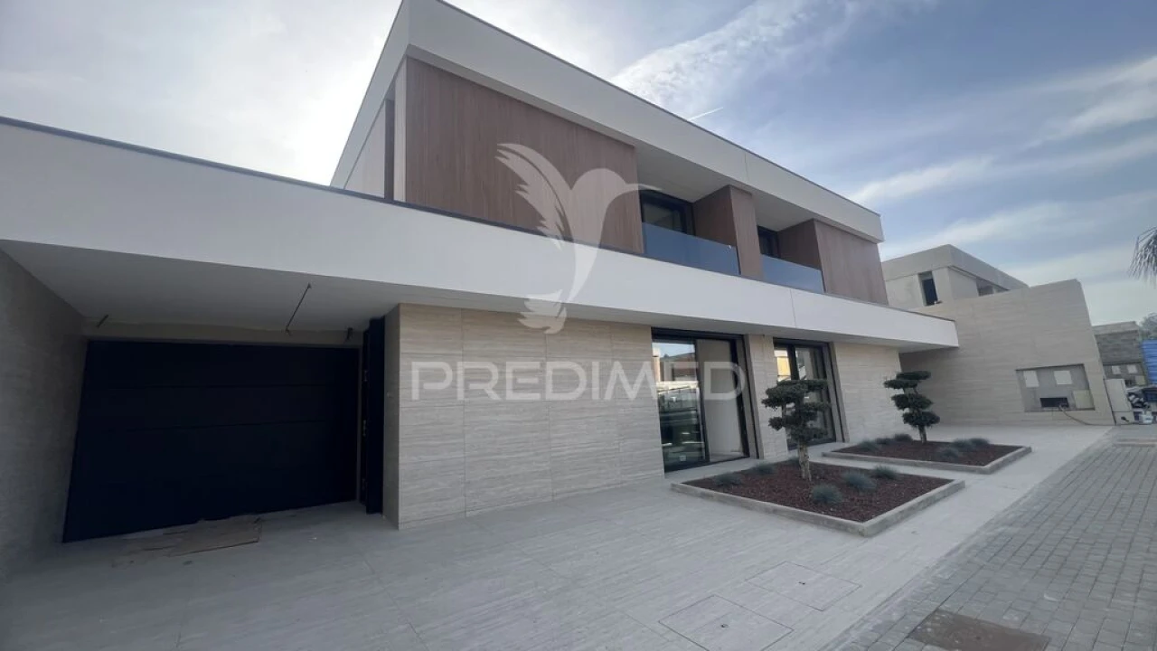 Moradia T3 para Venda em Turiz Foto 8