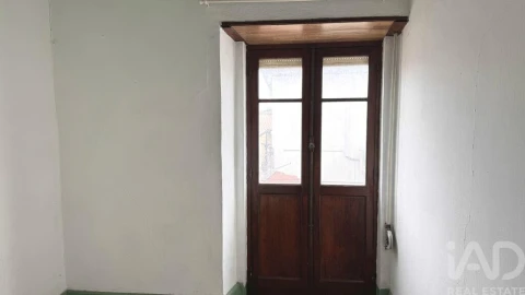 Moradia T4 para Venda em São Martinho de Árvore e Lamarosa