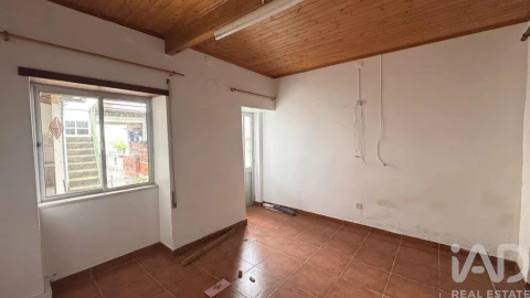 Moradia T4 para Venda em São Martinho de Árvore e Lamarosa