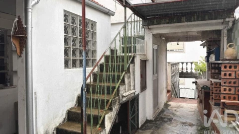 Moradia T4 para Venda em São Martinho de Árvore e Lamarosa