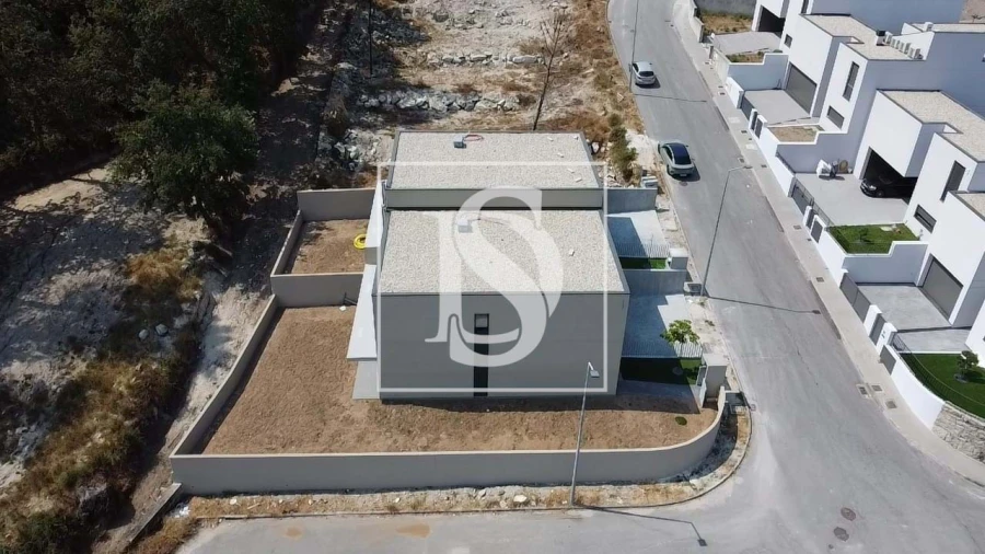 Moradia T3 para Venda em Lanhoso Foto 13