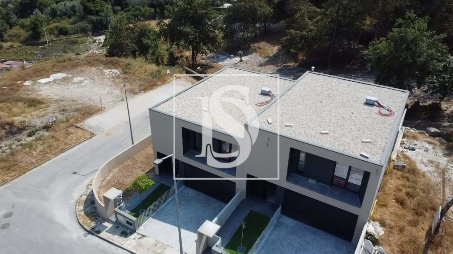 Moradia T3 para Venda em Lanhoso Foto 23