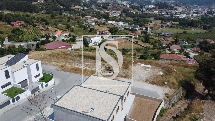 Moradia T3 para Venda em Lanhoso Foto 24