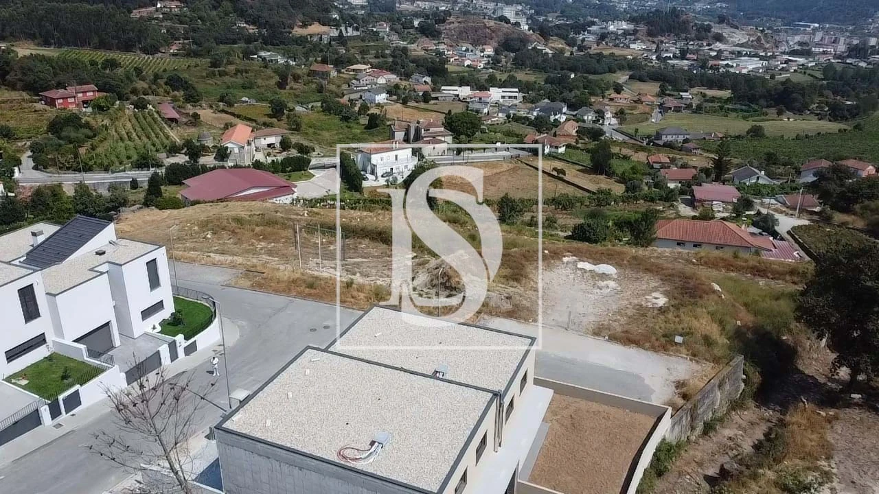 Moradia T3 para Venda em Lanhoso Foto 24