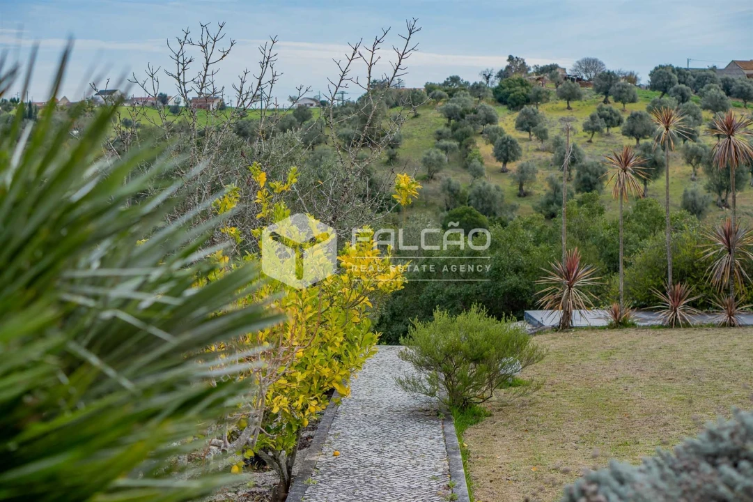 Moradia T7 para Venda em Abitureiras Foto 23