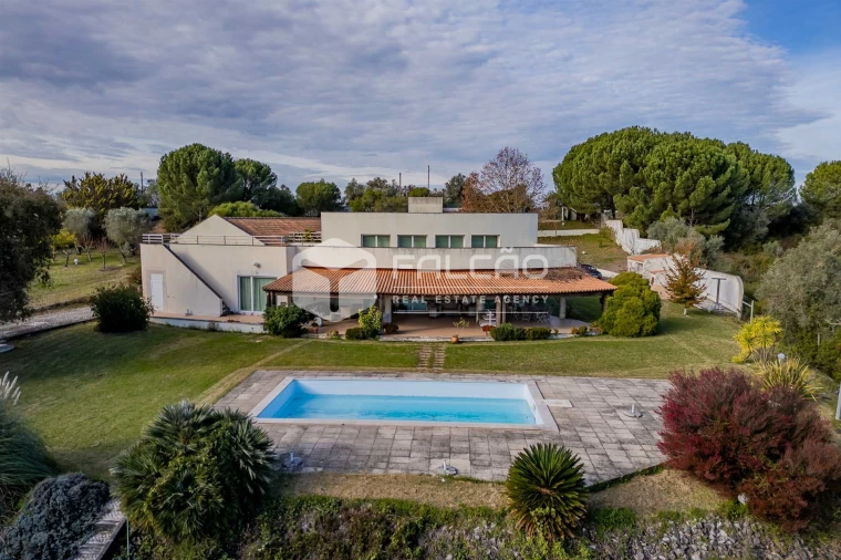 Moradia T7 para Venda em Abitureiras Foto 5