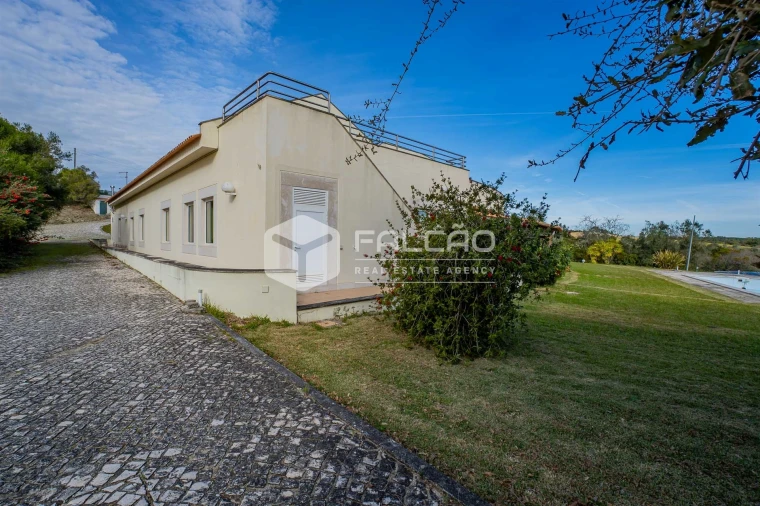 Moradia T7 para Venda em Abitureiras Foto 8