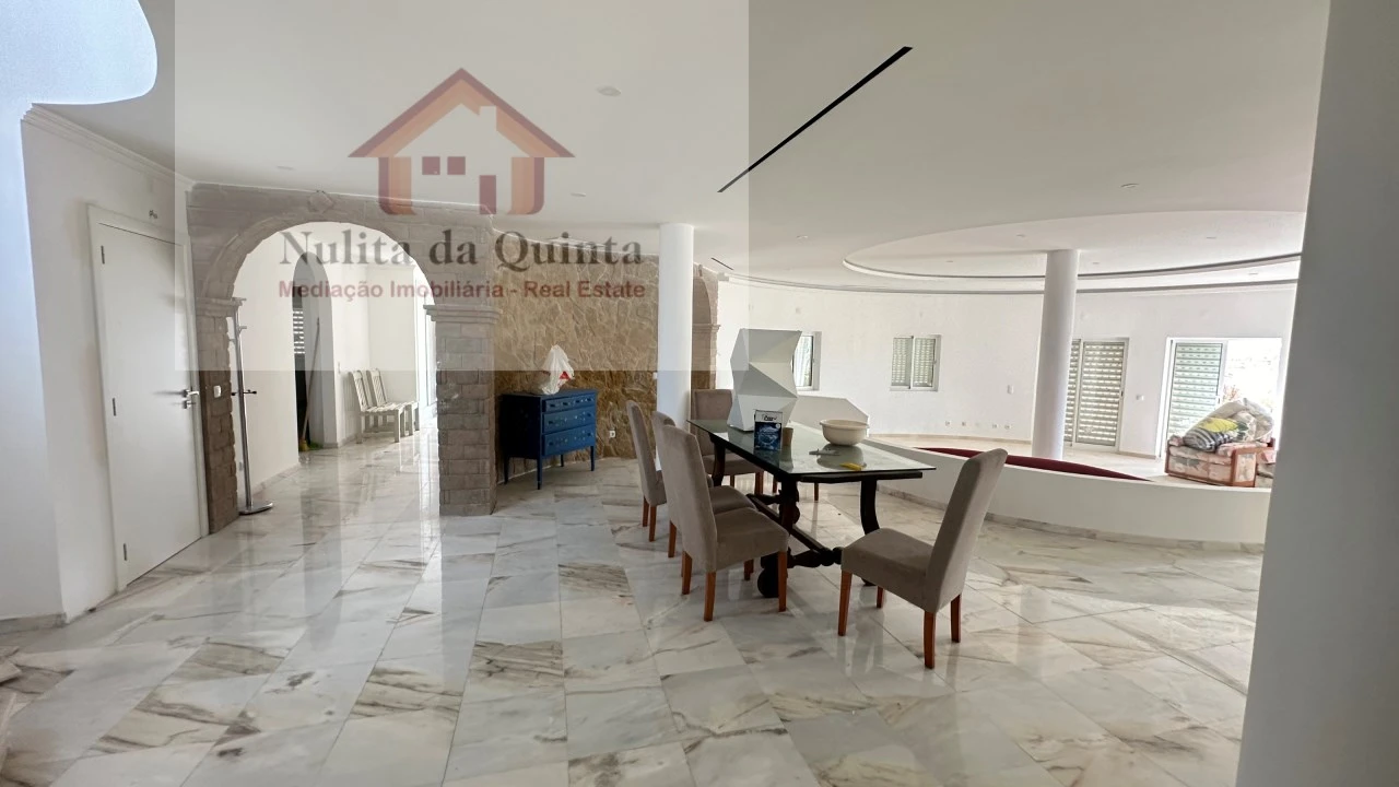 Moradia T4 para Venda em Albufeira e Olhos de Água Foto 3