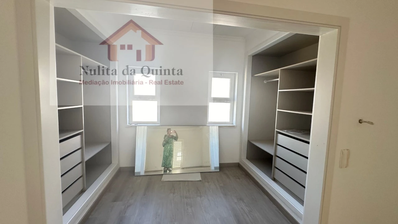 Moradia T4 para Venda em Albufeira e Olhos de Água Foto 15