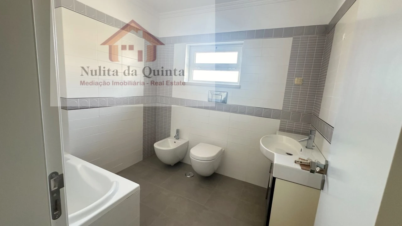 Moradia T4 para Venda em Albufeira e Olhos de Água Foto 19