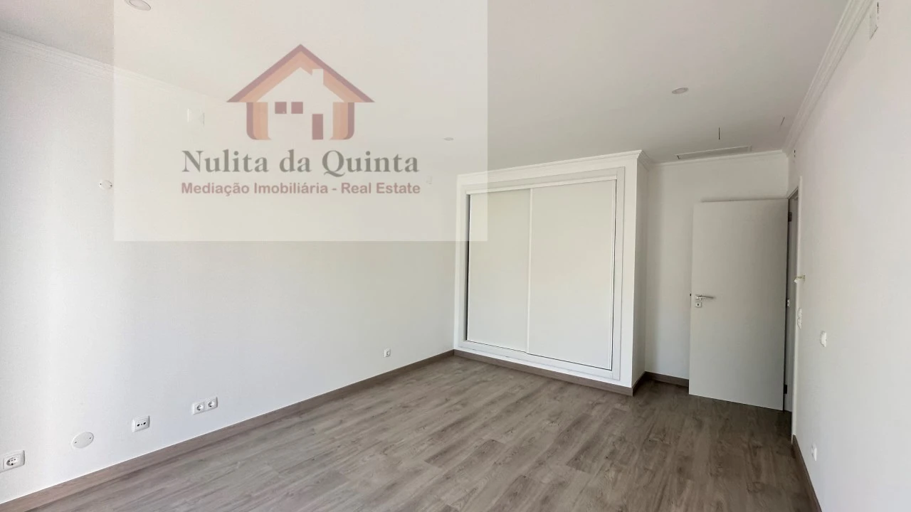 Moradia T4 para Venda em Albufeira e Olhos de Água Foto 20