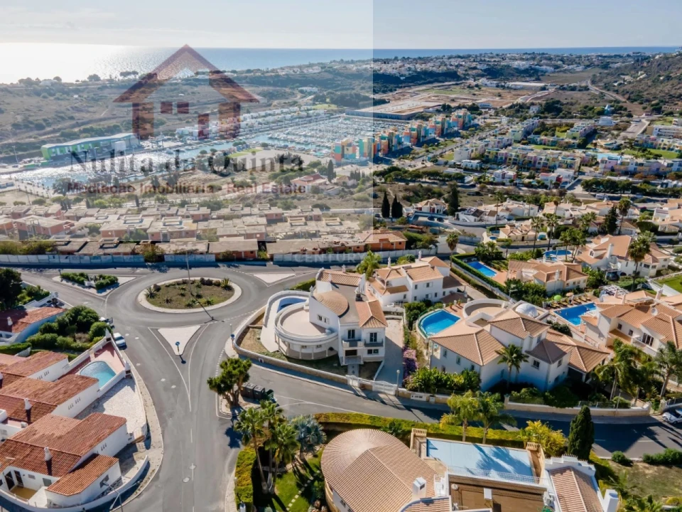 Moradia T4 para Venda em Albufeira e Olhos de Água Foto 2