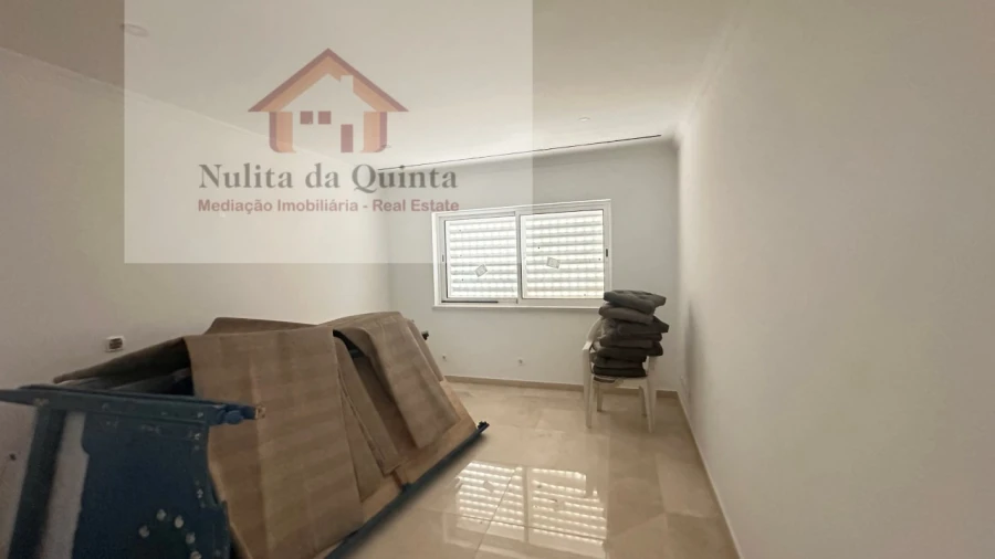 Moradia T4 para Venda em Albufeira e Olhos de Água Foto 5