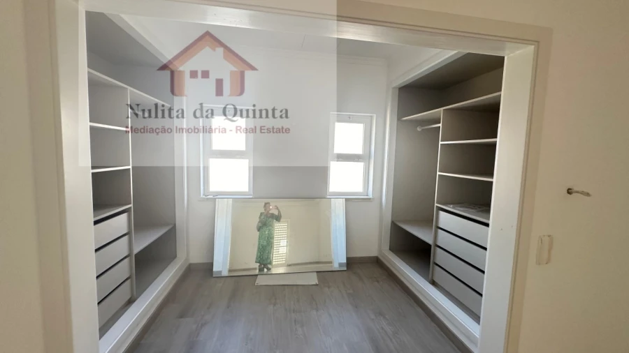 Moradia T4 para Venda em Albufeira e Olhos de Água Foto 15