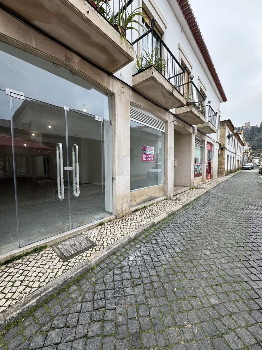 Loja para Arrendamento em São João Baptista e Santa Maria dos Olivais Foto 4