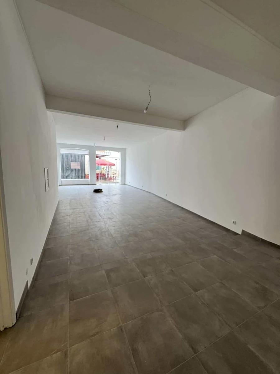 Loja para Arrendamento em São João Baptista e Santa Maria dos Olivais Foto 8