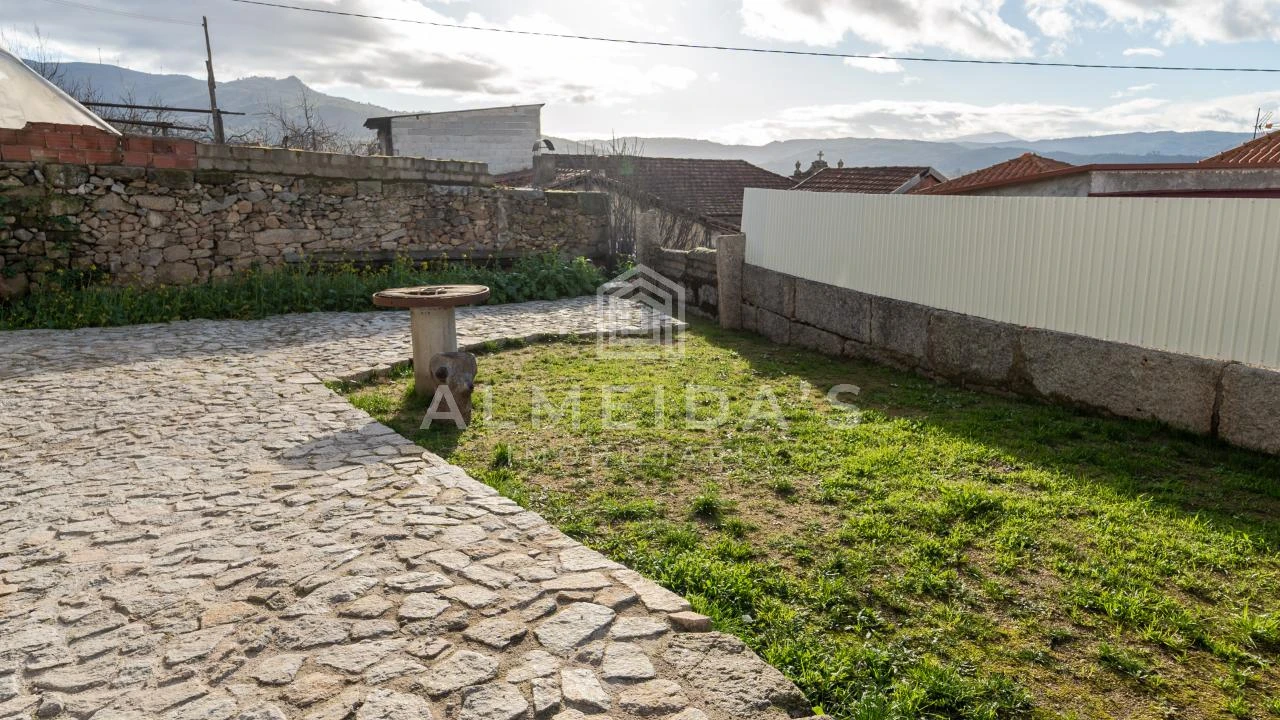 Moradia T3 para Venda em Loivos e Póvoa de Agrações Foto 12