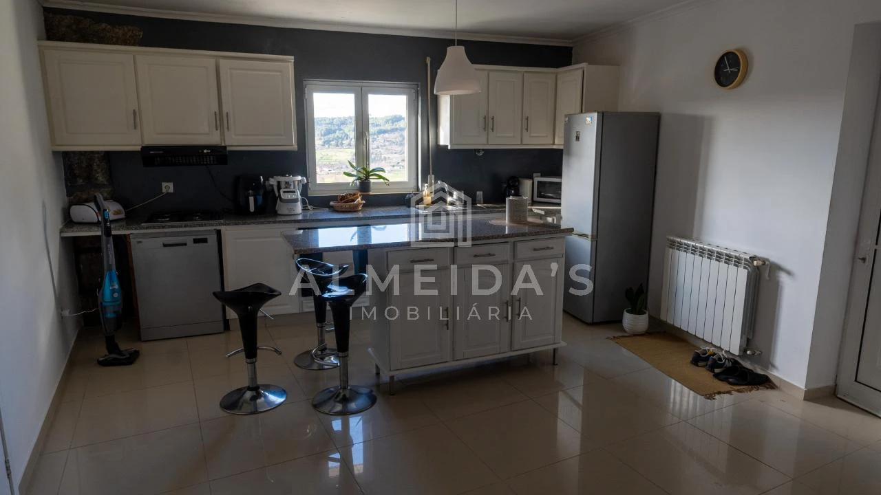 Moradia T3 para Venda em Loivos e Póvoa de Agrações Foto 2
