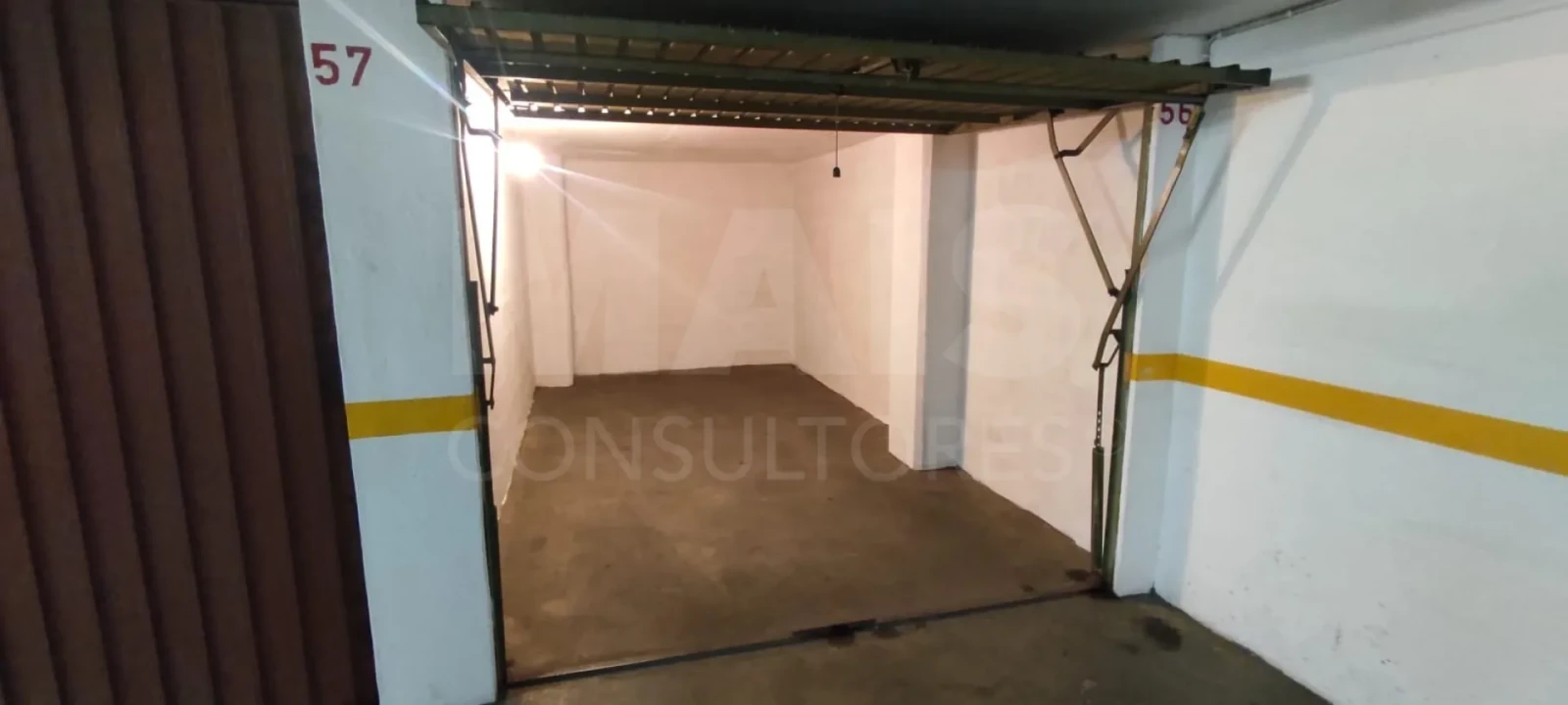 Garagem para Arrendamento em Algés, Linda-A-Velha e Cruz Quebrada-Dafundo Foto 3