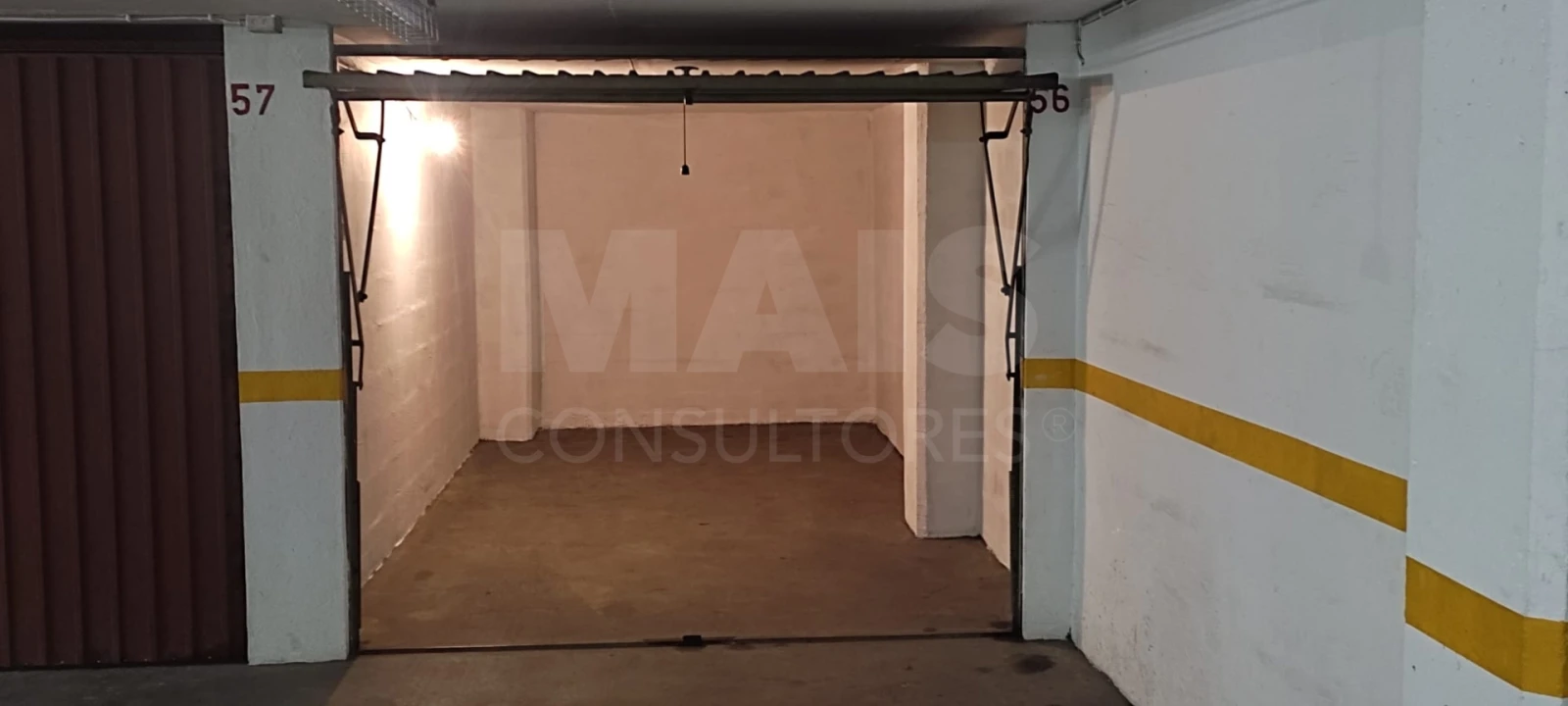 Garagem para Arrendamento em Algés, Linda-A-Velha e Cruz Quebrada-Dafundo Foto 4