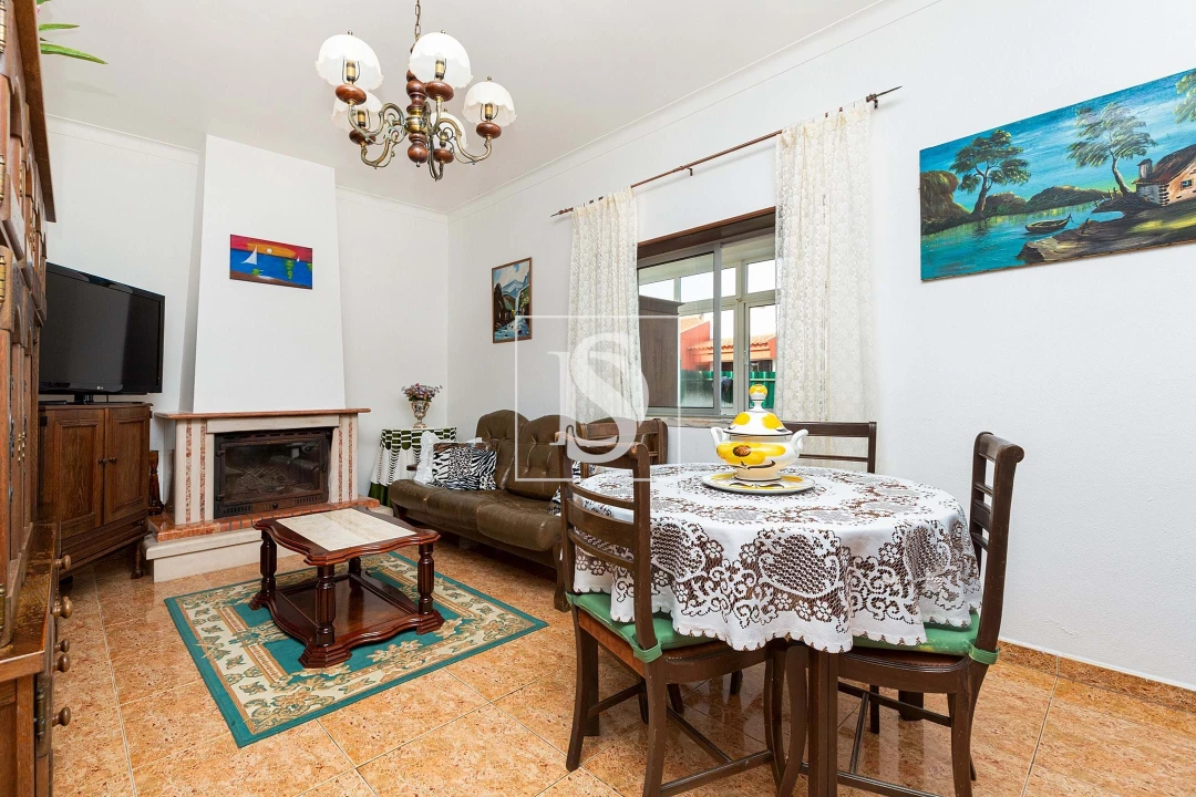 Moradia T3 para Venda em Santo Quintino Foto 9