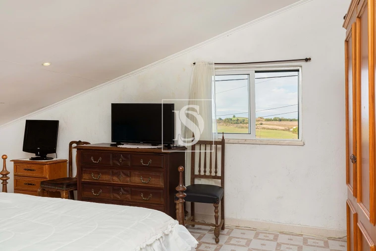 Moradia T3 para Venda em Santo Quintino Foto 16