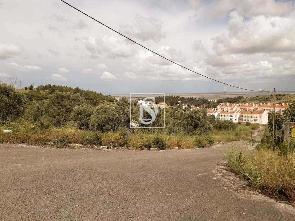 Terreno para Venda em Vialonga Foto 1