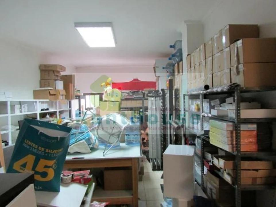 Loja para Venda em Paião Foto 3