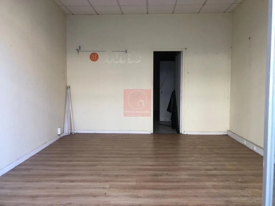 Prédio para Venda em Arcozelo Foto 47