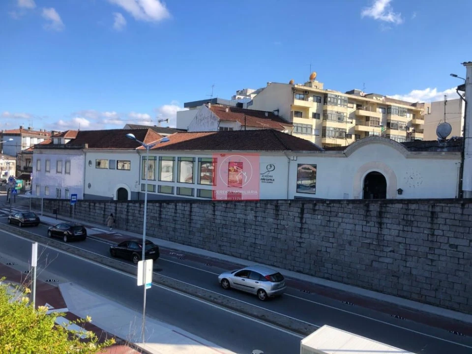 Prédio para Venda em Arcozelo Foto 1