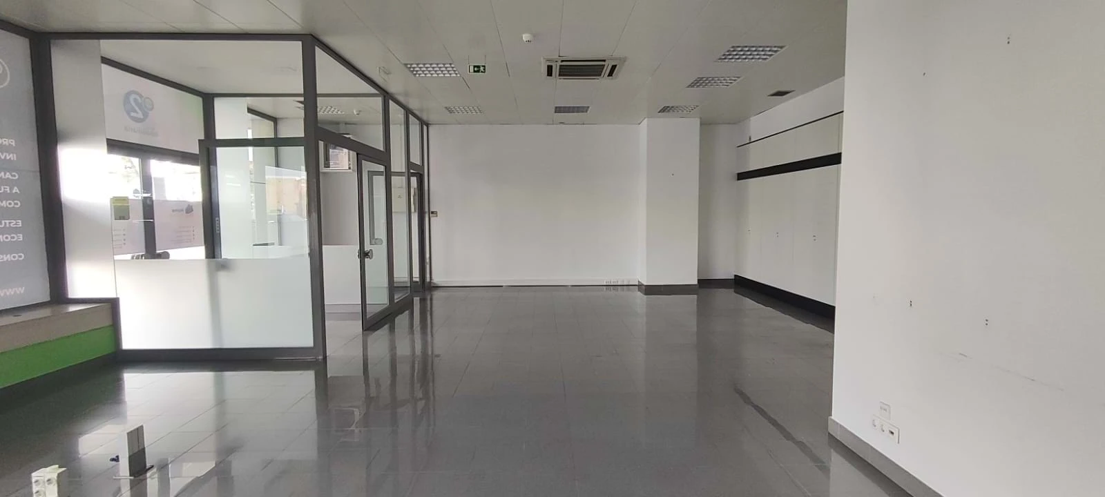 Escritório para Arrendamento em Ponta Delgada (São Sebastião) Foto 1